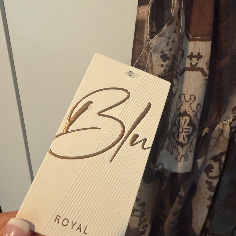 Blu Royal Brown Patterned V-Neck Maxi Dress - Women's - Picture 3 of 5